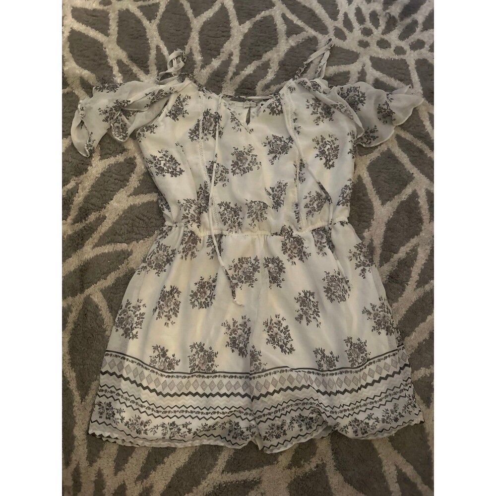 Off the Shoulder Gray and White Floral Trixxi Romper